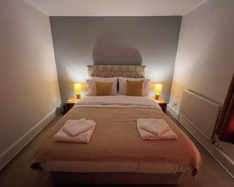 Cosy 1890s Home Nestled In Penistone - Penistone - Bedroom