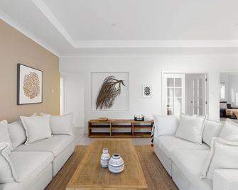 The Home Resort - One Mile Beach - One Mile - Living room