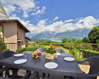 Dalia - Happy Rentals - Colico - Balcony