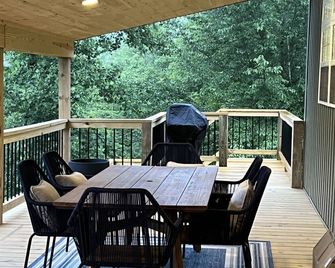 NEW Nolin Lake - Mammoth Cave area, Lake Front with Lake Access Lake Home - Leitchfield - Balcony