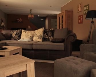 Maas&Mechelen B&B Massage & Wellness - Maasmechelen - Living room