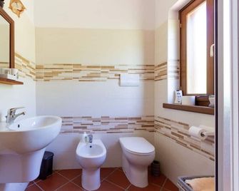 Agriturismo Radici Irpine - Rocca San Felice - Baño