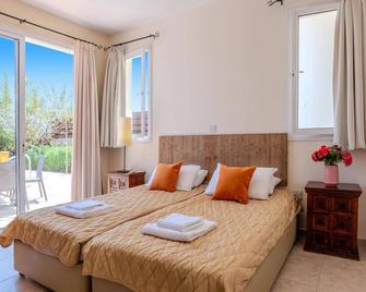 Villa Oceana by Villa Plus - Neo Chorio - Habitación