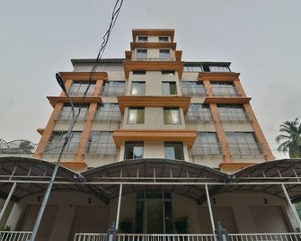 OYO 12993 Pramila Court - Panaji - Edificio