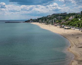 Cabacum Plaza Aparthotel - Varna - Beach