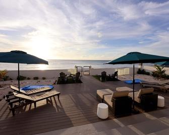 Beachfront Villa -Grand Turk - Golf cart included - Cockburn Town