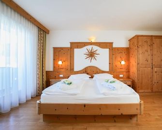Garni Hotel Bel Vert - Selva di Val Gardena - Soveværelse