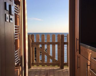 'Door to the Shore' is the ultimate in deluxe glamping accommodation in Scotland - Fraserburgh - Balkon