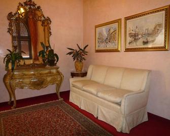 Hotel Montecarlo - Legnano
