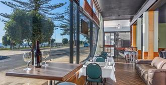 Beachfront Voyager Motor Inn - Burnie - Bar
