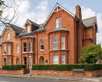 Saco Reading - Castle Crescent - Reading - Building