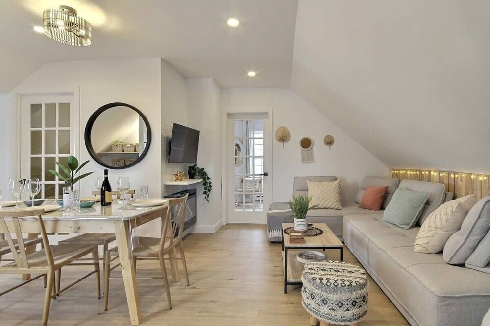 Lovely Boho Spa Sauna AC and Free Parking - كويبيك ستي - غرفة معيشة