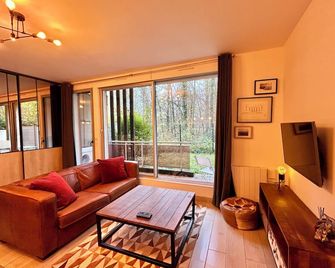 Havre de paix avec jardin et parking à Chantilly - Gouvieux - Salon