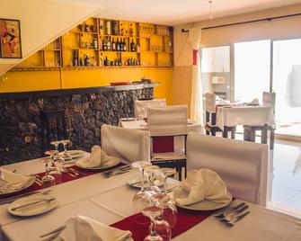 Restaurante Baia Guest House - Salamansa - Bar