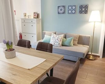 Spacious 3-bedroom Apartment in City Centre - Viena