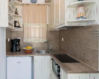 Peristeronas House - Apollonia - Kuchyň