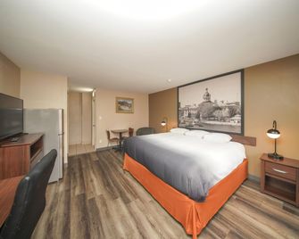 Super 8 by Wyndham Kingston - Kingston - Sypialnia