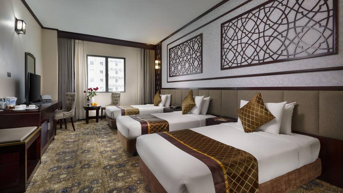 ميثرين هوتل هالونج