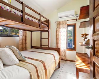 Coconut Row Boutique Hotel - Hopkins - Camera da letto