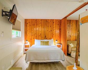 Barefoot Villas Room 1 Redwood - Christina Lake - Спальня