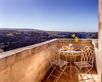 ปาลาซโซกัตตินี ลักเชอรี่โฮเทล - มาเตรา - ระเบียง