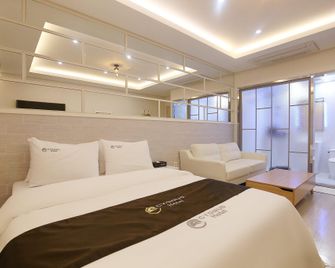 Cygnus Asan Hotel - Asan - Habitación