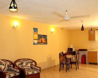 Stay.Plus Kikambala Holiday Home - Kilifi - Essbereich