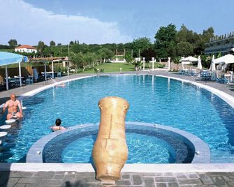 Lintzi Hotel - Arkoudi - Zwembad