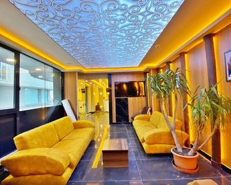 빅 라이프 호텔 - 아브질라르 - 부육섹메스 - 로비