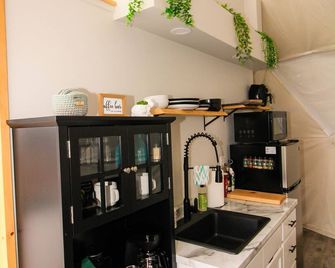 Island Beach Hideaways - Antigonish - Kitchen