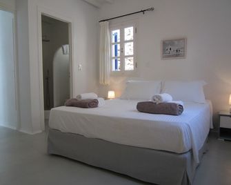 Mykonos Scorpion Beachfront Suites - Platis Gialos - Quarto