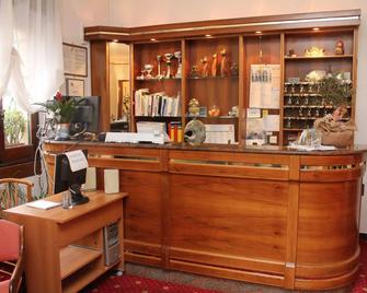 Serena - Varazze - Front desk