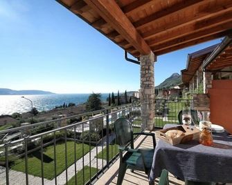 Residence Borgo Dei Limoni - Appartamenti con Garage - Gargnano - Balcony