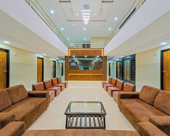 Hotel Anand Inn Residency Solapur - Solāpur - Lounge
