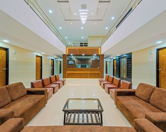 The Solapur Inn Hotel - Solāpur - Lobby
