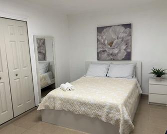 California Apartments - Yabucoa - Ložnice