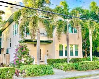 Spacious beautiful 2nd floor of historic home, walk/bike to downtown, Palm Beach - West Palm Beach - Building