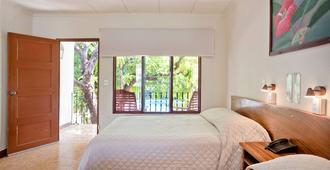 Hotel Boyeros - Liberia - Schlafzimmer