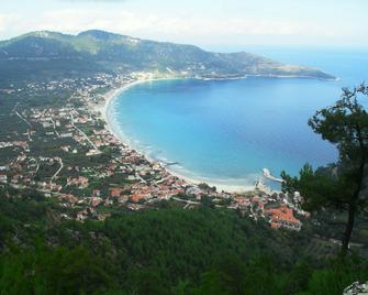Blue Sky Apartments - Chrisi Akti - Beach