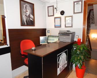 Hostal El Peine - Torrejón de Ardoz - Recepción