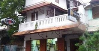 Hotel Coramandal Heritage - Pondicherry - Rakennus