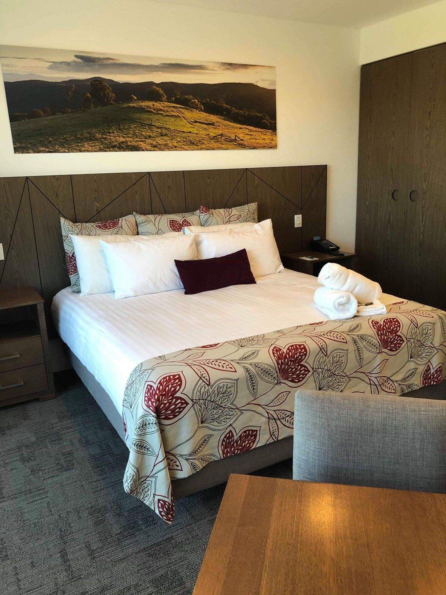 Young Federation Motor Inn and Services Club