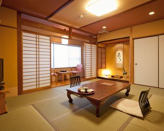 ريوكان أومورايا - أريشينو - غرفة طعام