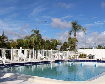 Sunshine Inn & Suites Venice, Florida - Venice - Pool