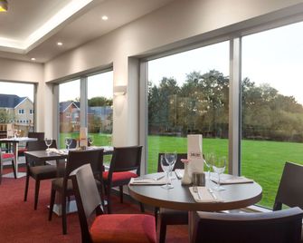 Ramada by Wyndham Milton Keynes - Newport Pagnell - Ресторан