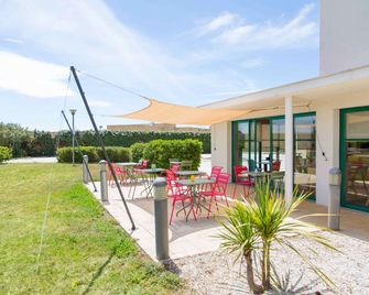 Ibis Perpignan Rivesaltes - Rivesaltes - Terasa