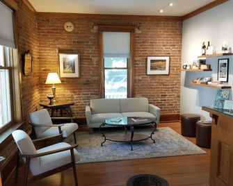Bross Hotel B & B - Paonia - Sala de estar