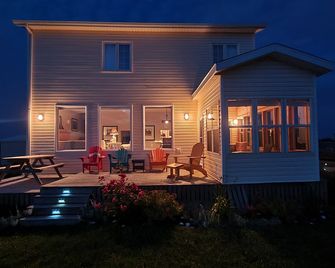 Oceanfront - Pei Beach House By The Bay - 4 Star - Great Location - Bedeque - Building