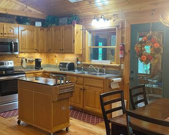 His Promises Cabin - Sevierville - Kitchen