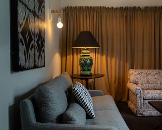 The Terrace Villas Serviced Apartments - Wellington - Living room
